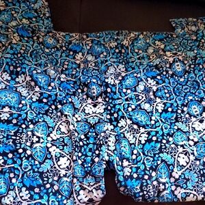 #L015 (CH) LuLaRoe Blue and White Floral Leggings